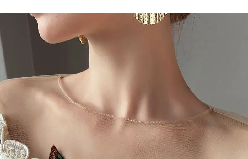 Summer Women Long Sleeve Off Shoulder Mesh Spliced Satin Embroidered Shirt Women Tops Shirts for Women Blusa Chifon Blouse C270